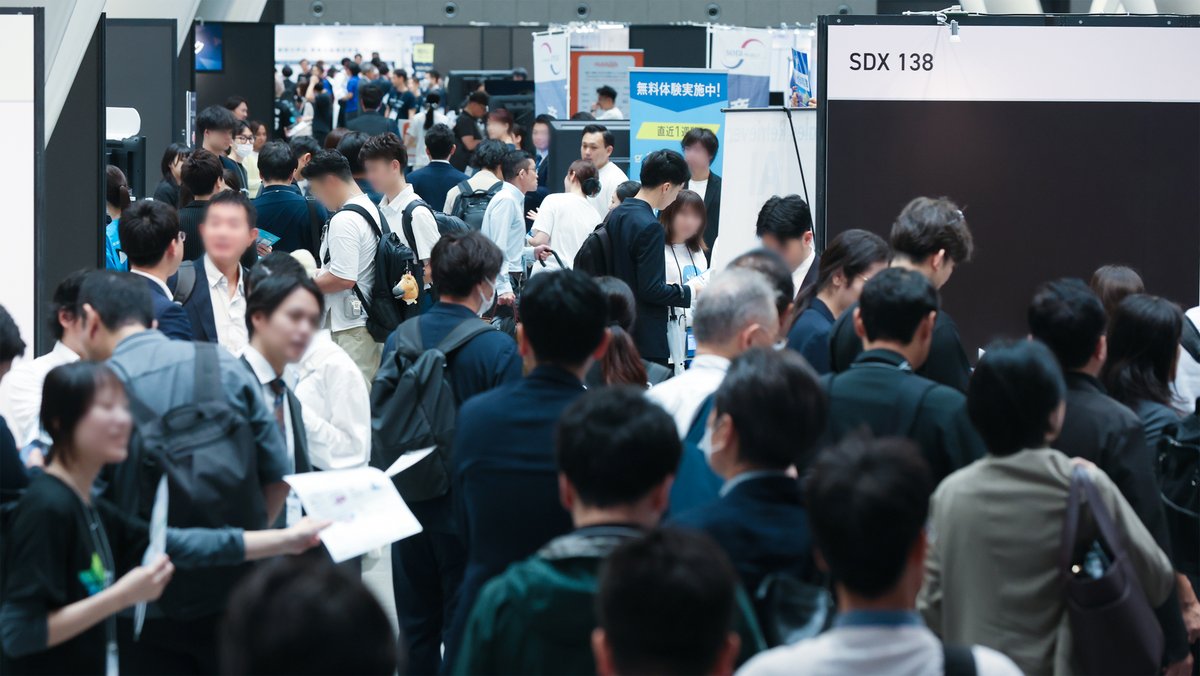 Eight EXPO tweet media