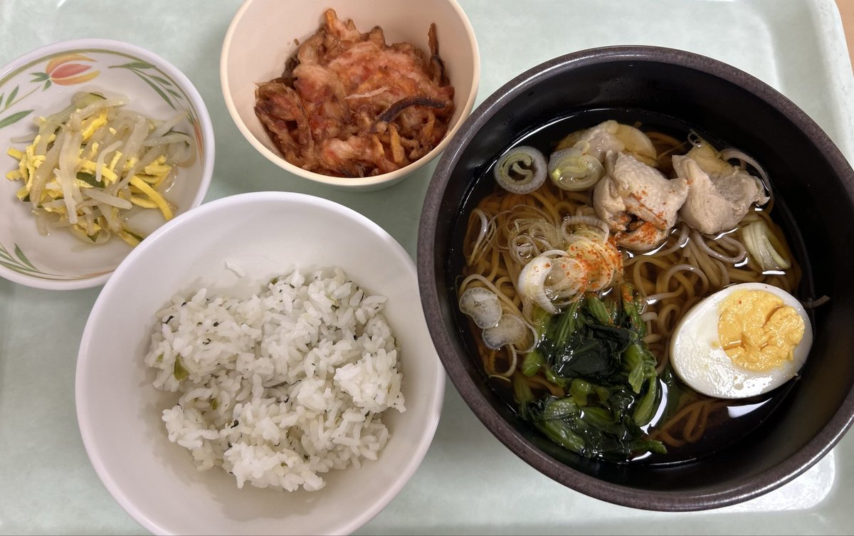0916PPTP's tweet photo. ・鶏南蛮そば
・海老とたまねぎのかき揚げ
・三色酢の物
・菜飯（おまけ）
あったまる〜😌午後も安全第一で🌀👊

#NAOの社食 https://t.co/9g1xXMDiBC