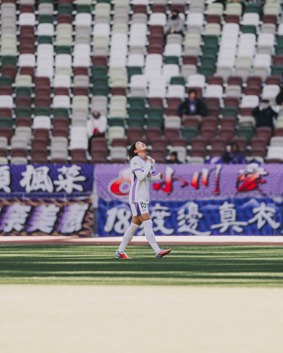 sanfrecceREGINA's tweet photo. 📸選手が選んだ！今シーズンの1枚 ～自由すぎる女王の、それぞれの瞬間～
今回は茉奈加・なつの二人が選ぶ一枚📸

🖼️鹿児島キャンプ withめぐ♡
👤14 MF #松本茉奈加
📝今シーズンもたくさんの応援ありがとうございました！
良い時も、なかなか結果が出ず苦しい時も、皆さんの声援が私の背中を押し続けてくれました。
ピースウイングで試合ができる喜びを毎試合嚙み締めたシーズンでした。
もっとパワーアップできるようにこれからもがんばります。
来シーズンもレジーナの応援よろしくお願いします。

🖼️パワー✨
👤15 DF #藤生菜摘
📝いつもたくさんの応援、パワー、勇気、ありがとうございます！
サンフレファミリーのみなさんと闘える幸せを毎試合感じています。
みなさんと皇后杯タイトルをとれたことがとても嬉しいです。
まだまだ見たい景色がたくさんあるので、これからもよろしくお願いします！！

#RebornRegina
#サンフレッチェ広島レジーナ