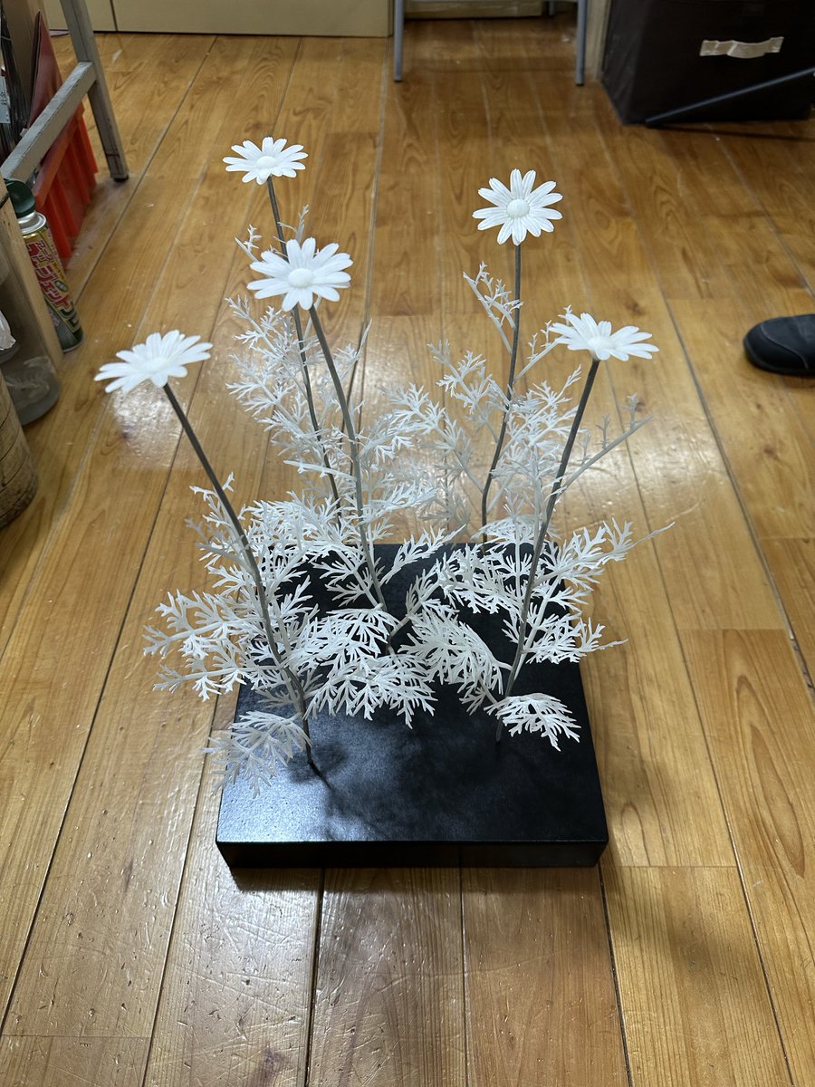 Amphi09LLC's tweet photo. ちなみに着色前はこんな感じでした

#除虫菊　#シロバナムシヨケギク https://t.co/XuE1FwYabd