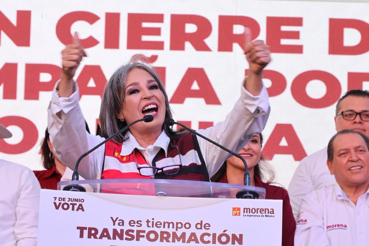A_MontielR's tweet photo. En el cierre de campaña de la Coalición Sigamos Haciendo Historia en Saltillo, #Coahuila, reafirmamos nuestro compromiso de seguir luchando por el bienestar del pueblo.

Nuestras candidatas y candidatos caminaron cada distrito con cercanía y convicción, escuchando a la gente y defendiendo las causas que dan sentido a nuestro movimiento.

¡Este 7 de junio, vamos a transformar Coahuila!

@esnoticiaalesal @Hurtado_Alberto #ChepinaFlores #ProfeLalo @cecyguadianam @AlfonsoCepedaMx #JavierVazquezCalixto #EsthelaFlores 
#HumanismoMexicano
#PrimeroLosPobres