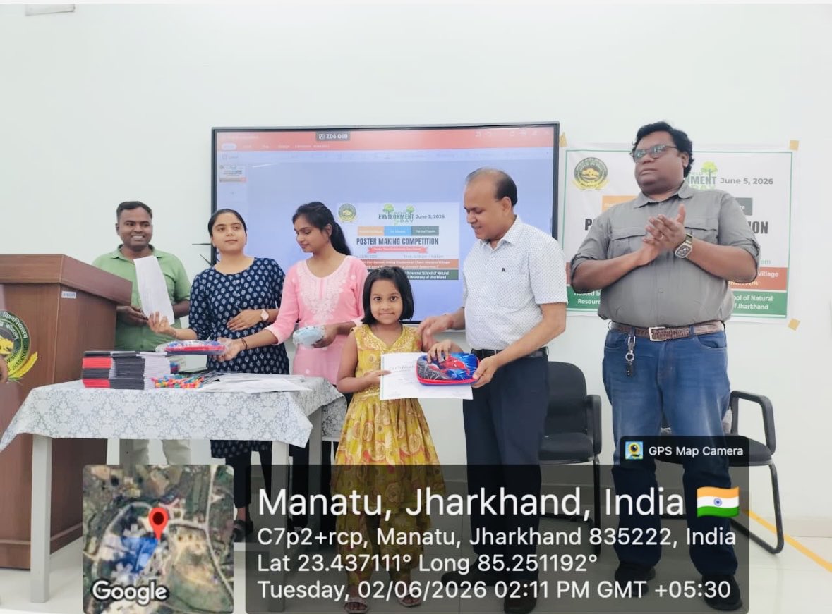 CUJ_Official's tweet photo. विश्व पर्यावरण दिवस पर पर्यावरण जागरूकता और जनसहभागिता अभियान शुरू। 

चित्रों से दिया संदेश, पर्यावरण संरक्षण में सबकी भागीदारी जरूरी। 

@rashtrapatibhvn  
@PMOIndia  
@EduMinOfIndia                                                     
@ugc_india  
@BhusanKshiti https://t.co/DXe7BYF9uE