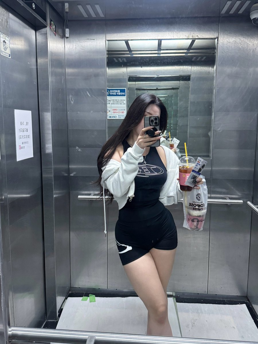 fiman0417's tweet photo. #춘천 #육덕 #몸매 https://t.co/ssEEVcG306