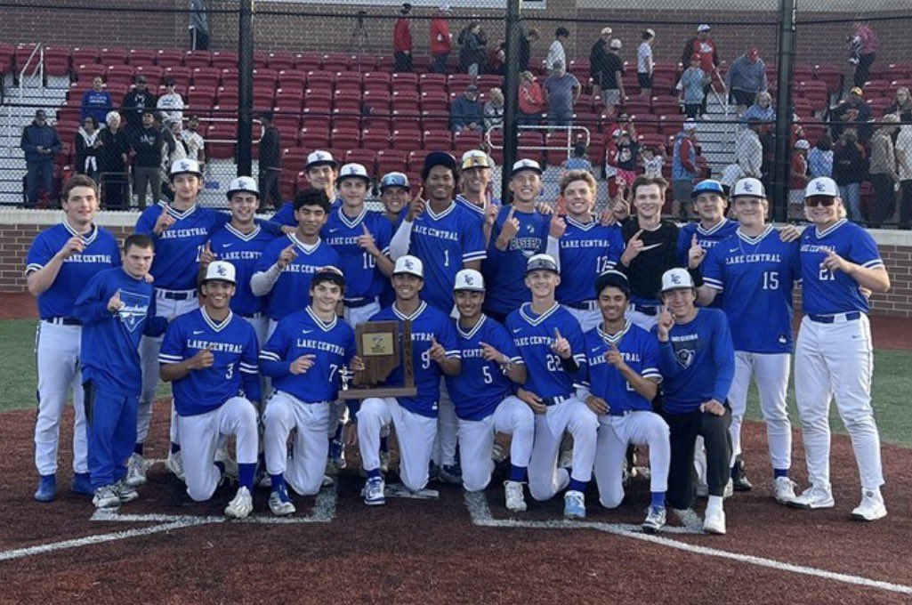 Bullsnorth2027's tweet photo. Congratulations to our guys who advanced to the IHSAA Regional! 
@Justin_Mak15 Brandon Kalvaitis 
@LCIndiansBball @andreanbaseball https://t.co/XiZEOTcFrz