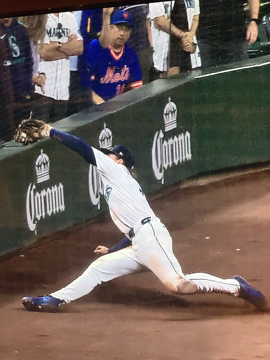 Saamba's tweet photo. @Colt_emerson awesome Freeze Frame Go Colt! @Mariners https://t.co/lhTMk2hbrK