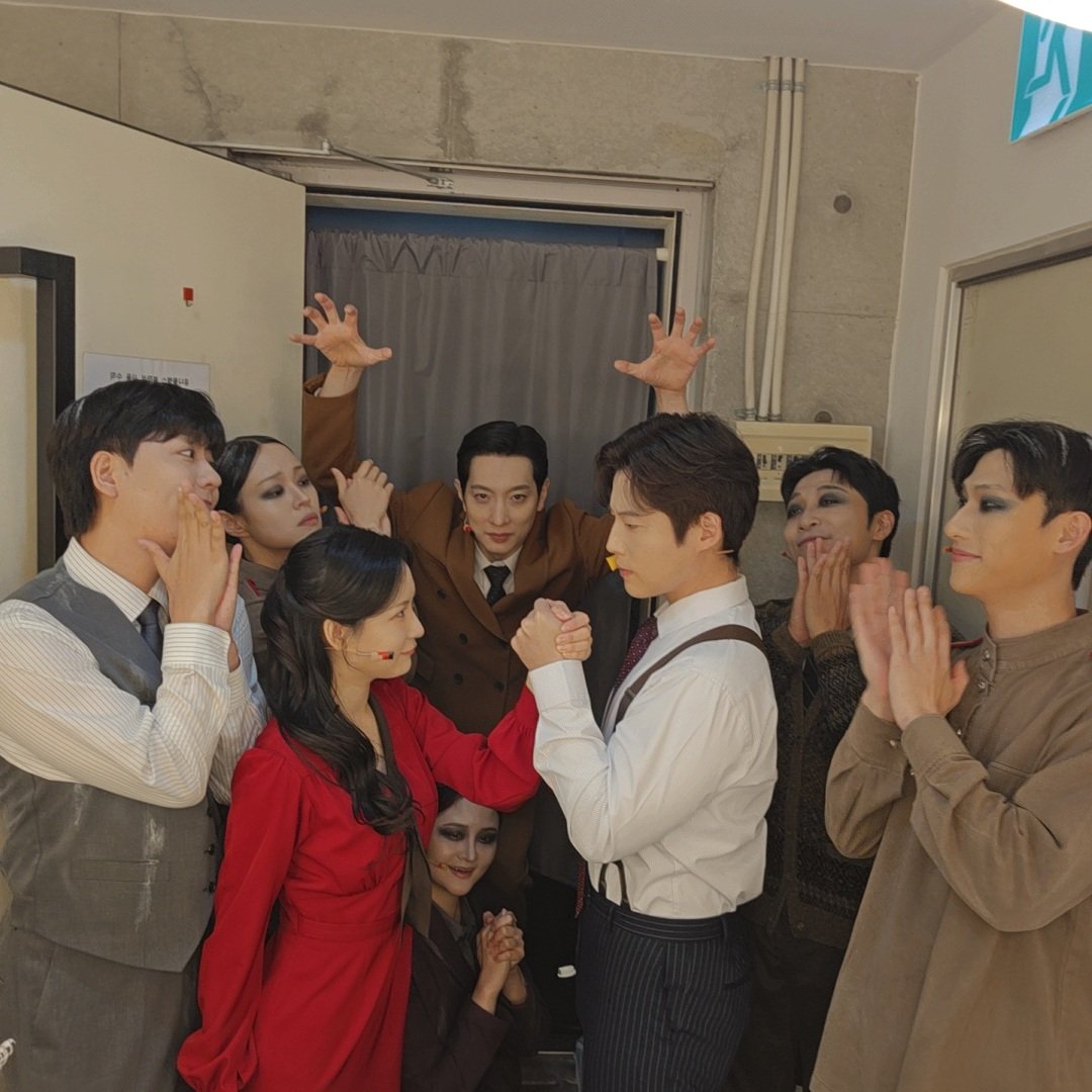 Midnight_M2017's tweet photo. [뮤지컬 #미드나잇액터뮤지션]

🚪오늘의 단체사진 공개

#서동진 #황두현 #김보미 #송정은 #김에스더 #강대운 #김준 #전현우

_
𝟐𝟎𝟐𝟔.𝟎𝟒.𝟎𝟖 - 𝟐𝟎𝟐𝟔.𝟎𝟖.𝟎𝟗
NOL유니플렉스 3관 https://t.co/YqLhwofLUA