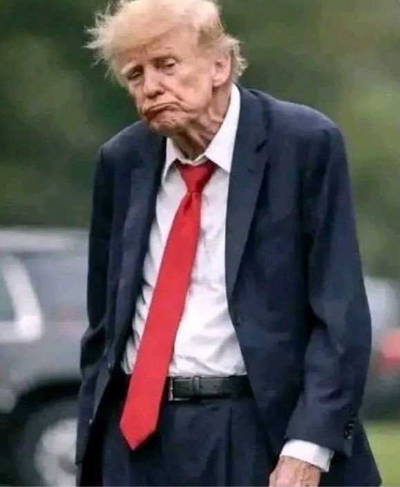 KirstyBain65's tweet photo. @marlene4719 @quatro_suz72747 Hard to believe he has such a delusional high opinion of his own appearance. Are all the mirrors in the White House covered?
#UglyInsideAndOut https://t.co/XnFyWaemsW