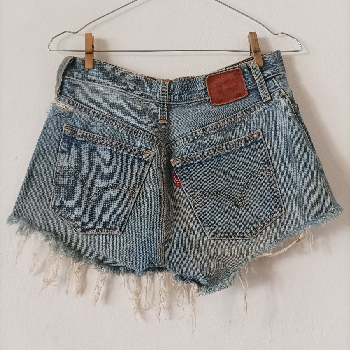 _morees117's tweet photo. celana levis 20k ready oren bisa cod https://t.co/eEhOM8Q9jS