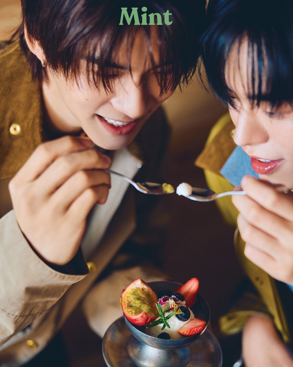 mintmag_th's tweet photo. เติมหวานต่อเนื่อง! 2 หนุ่มคู่ฮอต #ตี๋ตี๋ป๋อ นักแสดงจากซีรีส์เรื่อง “ด้วงกับเธอ” ชวนกันมาแฮงค์เอ้าท์ พร้อมถ่ายแฟชั่นใน #MintVol34 ฉบับใหม่ล่าสุดกับคอลัมน์ #MintHangOut เช็คอิน POPCUP EKKAMAI คาเฟ่น้องใหม่ในซอยเอกมัย 4 ที่ดีทั้งบรรยากาศ และอาหาร ให้ทั้งคู่ได้มาลิ้มลองรสชาติใหม่ๆ นอกจากนี้แล้วยังมีคอนเทนต์ และบทสัมภาษณ์ให้แฟนๆ ได้ติดตามกันอีกด้วย 💚

🛒 อ่านบทสัมภาษณ์ฉบับเต็มของ #ตี๋ตี๋ป๋อ ใน #MintVol34 เป็นเจ้าของได้แล้ววันนี้ทาง >> https://t.co/T91b2dgOZG

📸ชมภาพ >> https://t.co/n9AQ6HDGyn

#TeeTeePorxMintHangOut
#teeteepor #twnpich #porsuppakarn
#MintMagTH