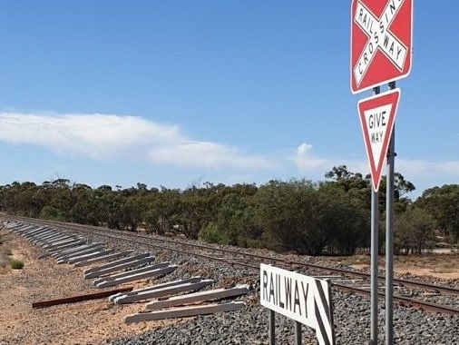 kate_dowler's tweet photo. VFF demands action on rail and water rights
https://t.co/VUGCymEMNj https://t.co/uBeIt8v4hC