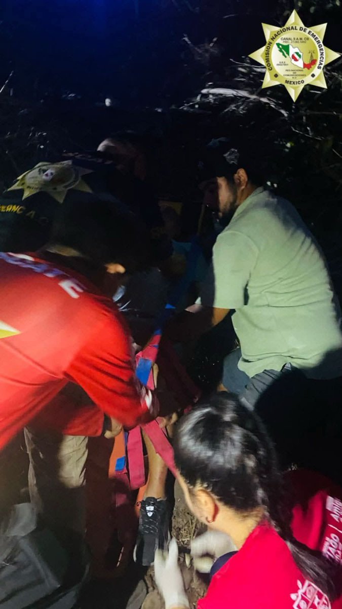 Volcadura de autobús en Nayarit deja una mujer muert4 y varios ...