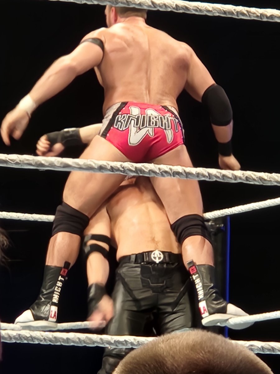 mega_bft's tweet photo. #WWEStrasbourg

@RealLAKnight YEEEAAH! https://t.co/i8qwm1xoBC