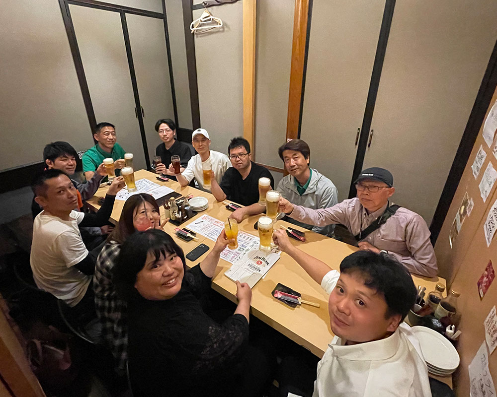 evoryushun's tweet photo. 仕事の後で「歓迎会＆お祝い会」を行いました。

家電アドバイザーの土屋の歓迎会と
李の「給水装置工事主任技術者試験」
https://t.co/UzfsGd1DJI
突破祝いを兼ね
湯田温泉１丁目の長州個室居酒屋 悠々さん
https://t.co/fNWWJEIzy6 (MOTTEKEより)
さんにおいて
華々しく開催されたのでありました✨ https://t.co/lQfBcc2J4j