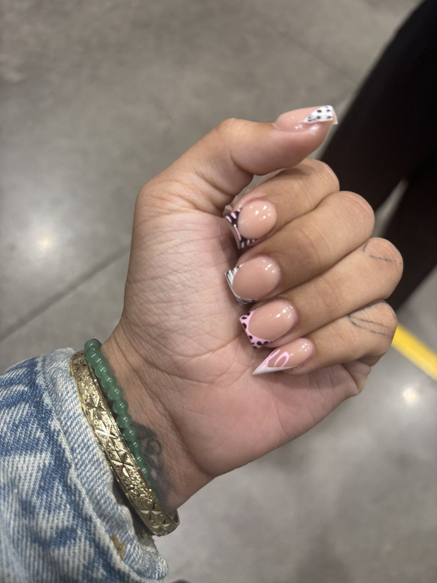 tharealpkay's tweet photo. me &amp; my pinky’s against the world https://t.co/XYmaLiniPu