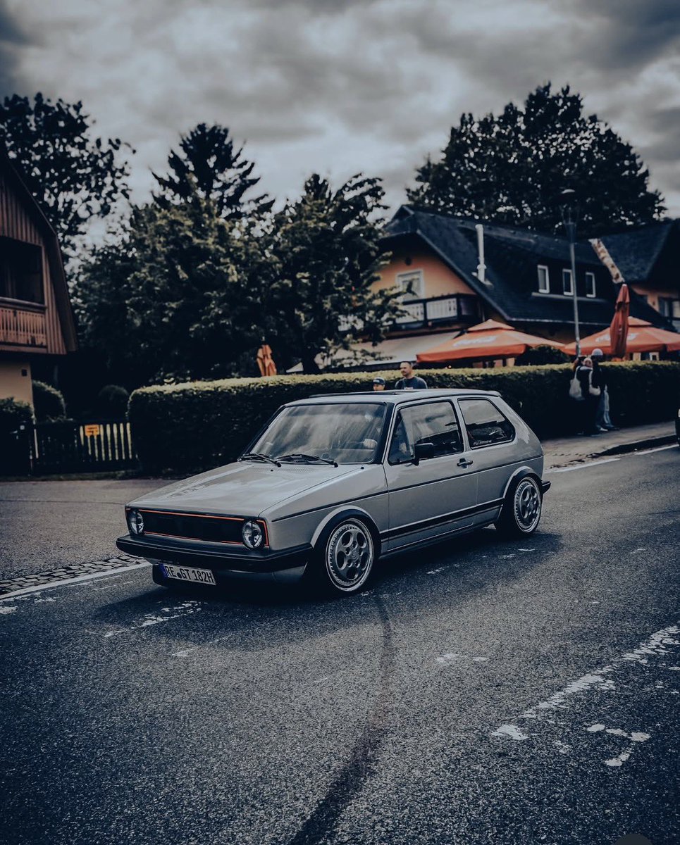 EpicDubs's tweet photo. 🩶

#VW #Volkswagen #Mk1 #VwGolf #GTI #Mk1GTI #VwGTI #Porsche  #SplitWheels #Stanced #DubLife https://t.co/9G6CggJ4tw