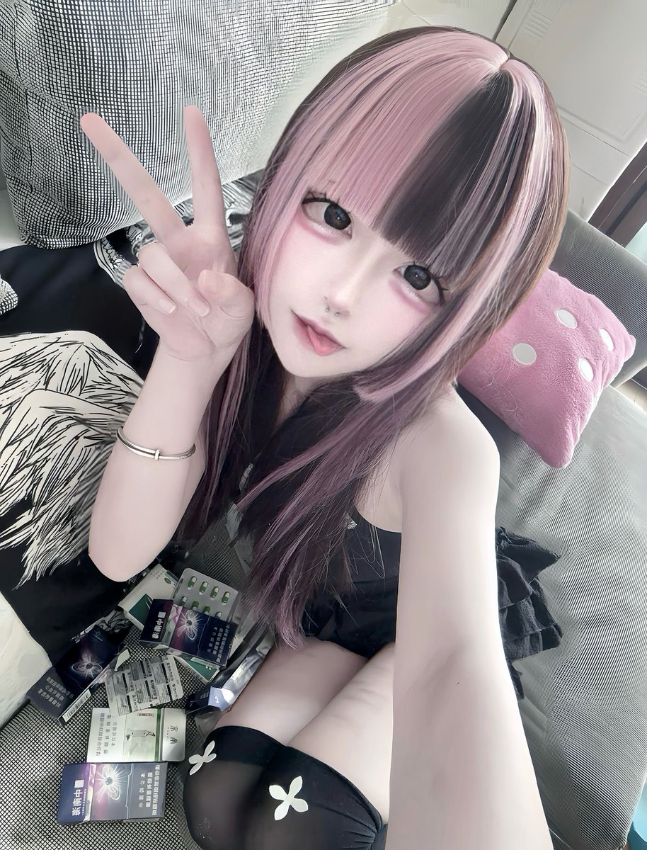 cm842015's tweet photo. 出现一下吧 https://t.co/ldV1SXxBA7