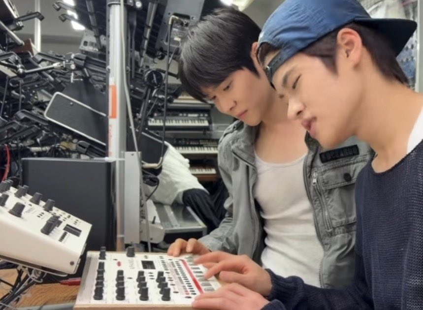 떡이 tweet media