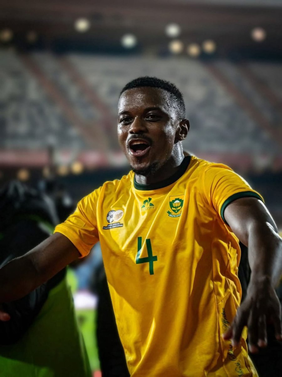 SundownsXtra_'s tweet photo. Teboho Mokoena is the most endorsed player in PSL with 8 endorsement deals.

Red Bull 
Investec 
Puma
Mercedes-Benz
Garnier
Dischem
SKYWORTH
Power2Health

He is a true example for every South African footballer, no drama, no scandals, no arrogance. Just dedication and hard work https://t.co/TCYFPYl2Ji