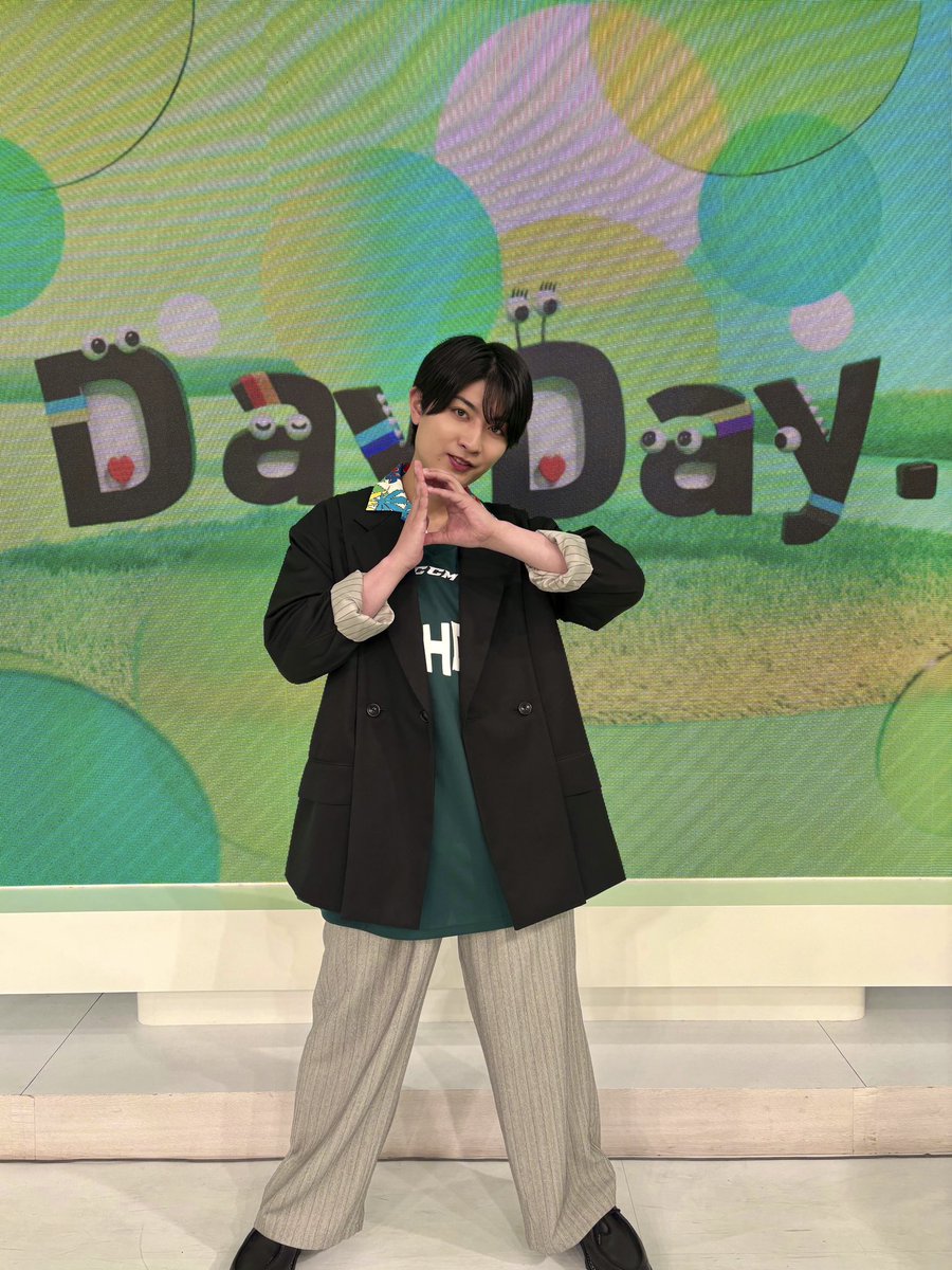 jr_official_X's tweet photo. 今日の『 #DayDay. 』に
#本髙克樹 が生出演いたしました🍀

ご覧いただいた皆さま、ありがとうございました🌟

#BandZAI https://t.co/75ZfBPkUwb