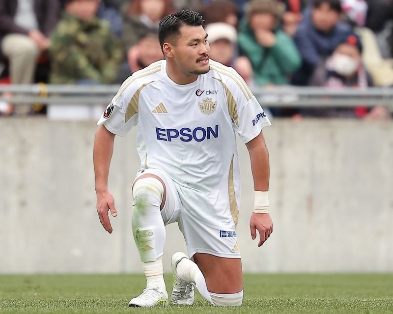 weeklysd's tweet photo. ⚽️Jリーグ⚽️ 

「結構怒ってるけど優しく言うよ」山雅FWが誹謗中傷行為に訴える「案外選手達見てるよ」 
https://t.co/YWmLhZYAZQ https://t.co/qhdAuBgqAp