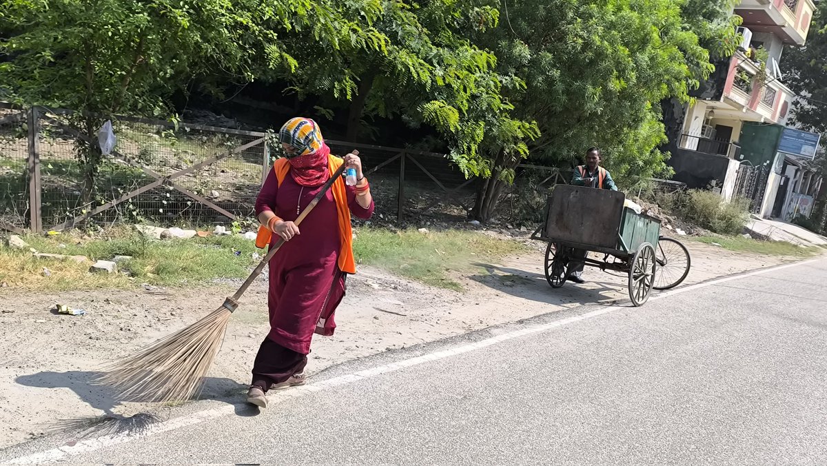 Swachhta With Neelam tweet media