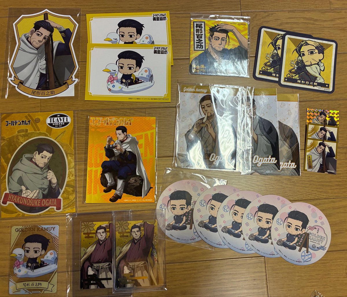 aika_grkm_'s tweet photo. 【譲】ゴールデンカムイ 尾形 ポストカード コースター シール

【求】200円～金額ご提示ください

お声がけが複数の場合はご��示金額が高い方にお譲りします

引っ越しの都合で泣く泣く手放す最推しですのでご理解頂ける方のみでお願いいたします🙇‍♀️

続く⬇️ https://t.co/PVFF6WTFaU