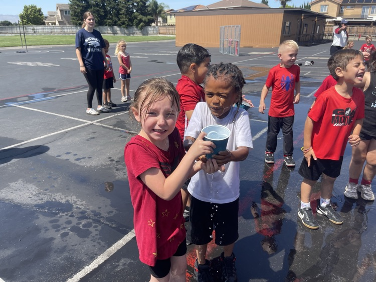 MCSprincipal1's tweet photo. Such a fun-filled Field Day! Shout-out to the awesome Staff committee and all the great volunteers who made it happen! #WeAreBUSD #mchawks https://t.co/tS1mnPzXam