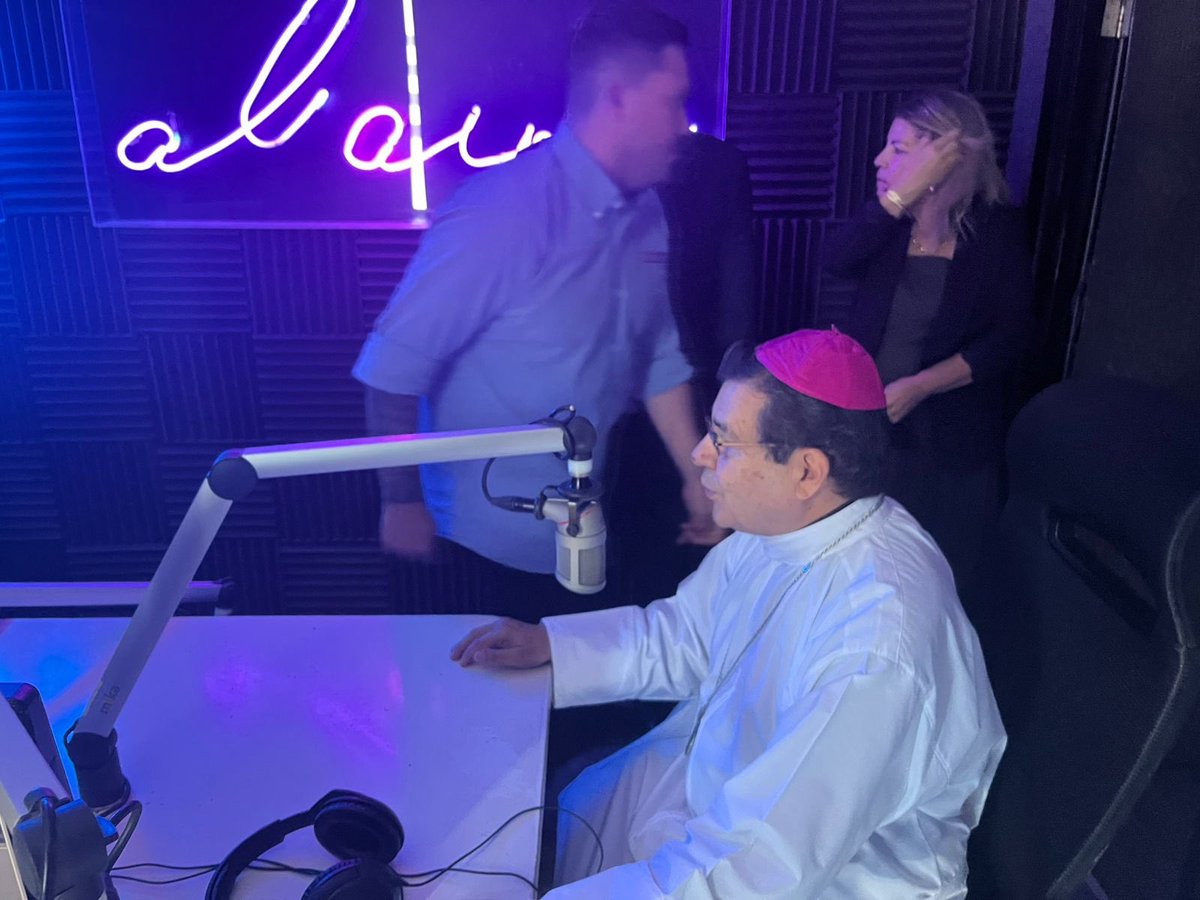 eqmisionero's tweet photo. En el marco de la Visita pastoral parroquial, visitamos campus universitario con la presencia de más de mil estudiantes en foro deportivo. https://t.co/LL0fQN4LDc
