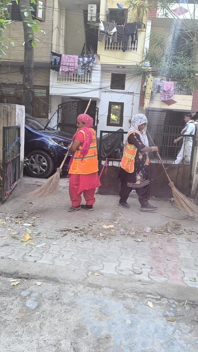 Swachhta With Neelam tweet media