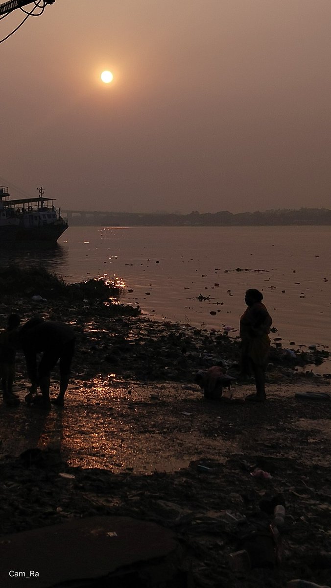 rahoolgoswami's tweet photo. পাপ ও অভিশাপের মাঝামাঝি 

..

#randomphotography 
#kolkataphotography #sunsetphotography
#goldenhour #dawntilldusk https://t.co/zFUbvXFzMg