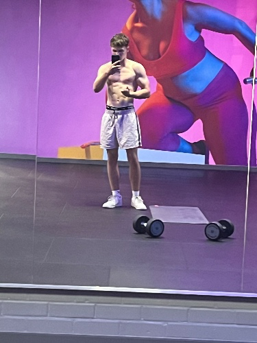 MasterMack_'s tweet photo. I just received Gym membership 💪 from Anonymous via Throne. Thank you! https://t.co/jjrYh31wFQ #Wishlist #throne https://t.co/wrZr6WrqI5