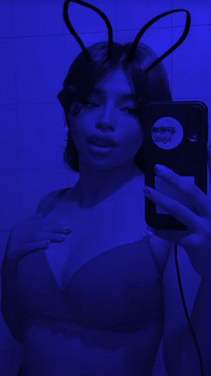 Violeta_sumisa0's tweet photo. Hoy los dejaré con ganas de culo jeje es hora de bañarme y solo me tome está foto jeje les mando besitos https://t.co/CYn8RfxRhv