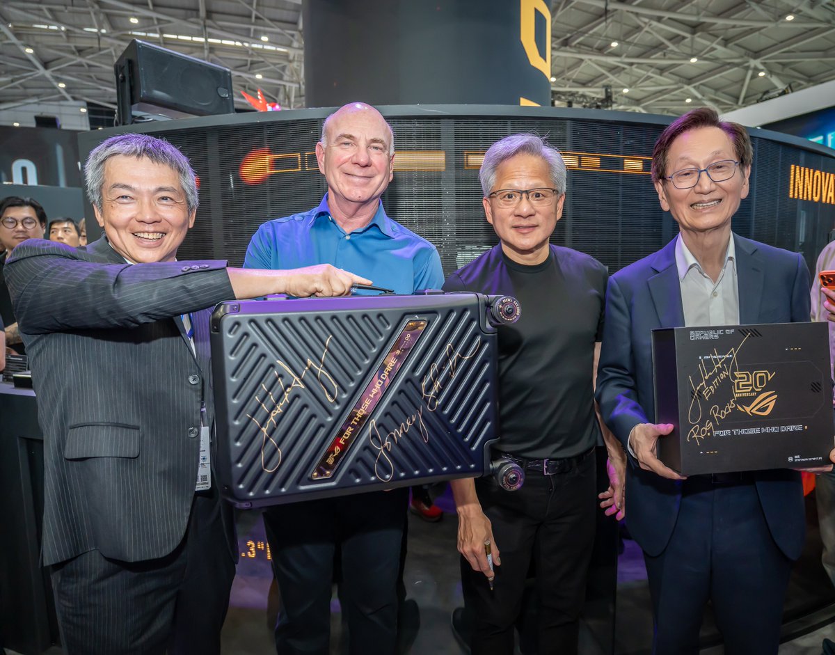 SamsonHuASUS's tweet photo. Amazing energy at the @ASUS booth during Jensen Huang’s visit at #COMPUTEX2026. Proud to stand alongside ASUS Chairman Jonney Shih and our executive team as we bring innovation to life —from AI to next-gen computing and gaming. Let’s keep building an incredible future. @computex_taipei 

#ASUS #NVIDIA