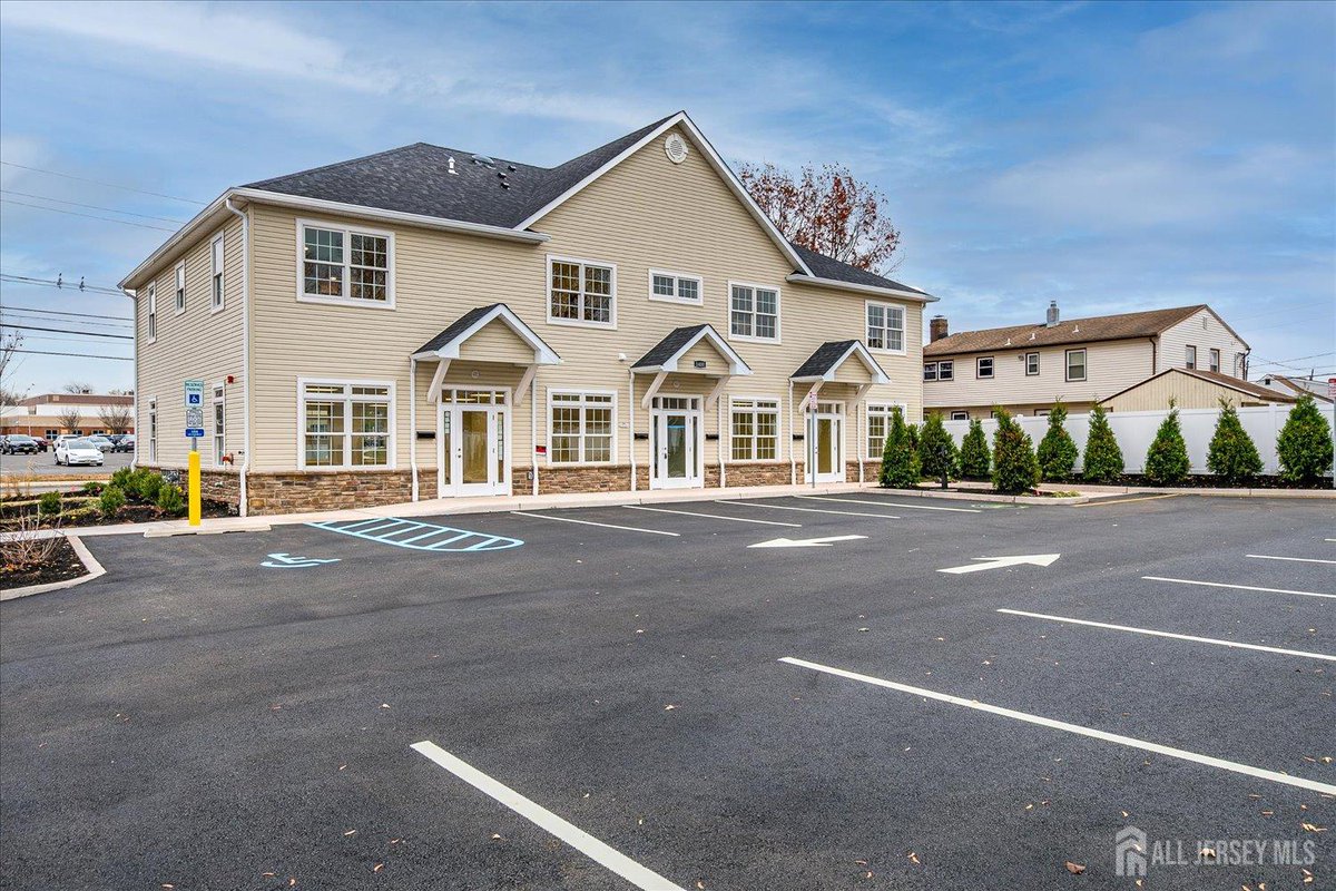 LacerdaTeam's tweet photo. 1400 Hamilton Boulevard Unit 3, South Plainfield, NJ, 07080
0 bed | 1200 Sq. Ft.
Active | 1600
https://t.co/iOdldmiou9
Be among the first tenants of this newly constructed professional building. First floor office suite Unit #3 is available, offering approximately 1,200 square... https://t.co/HZ7GftQVFs