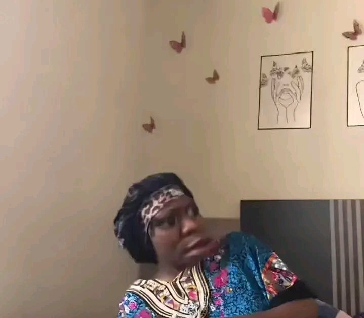 JahBlesssaint21's tweet photo. When you hear your loudest sibling suddenly using a bedroom voice while on a call. 🙄 https://t.co/2asFqhXTo0