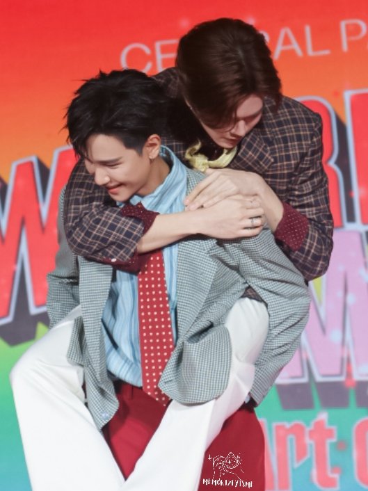 bly_og's tweet photo. บอกแล้วว่า งานนี้พี่จูคุ้มสุด

🌞#junniorrs 
🌙#markjrtn
🍥#jummo 
🌗#juniormark

📷#memorizeyisme https://t.co/AiPDmV9t9Z