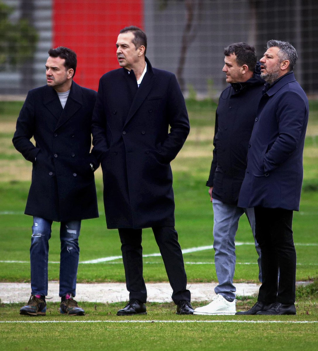 AntalyaveSpor's tweet photo. Antalyaspor’un 3 hafta sonra seçimli genel kurula gideceğini belirten Antalyaspor Başkanı Rıza Perçin, “İyi bir yönetim çıkarsa biz aday değiliz. Ben devam etmeyi düşünmüyorum. Yeni yönetime dernek de engel olmayacak” dedi. https://t.co/nhgPppsZlL