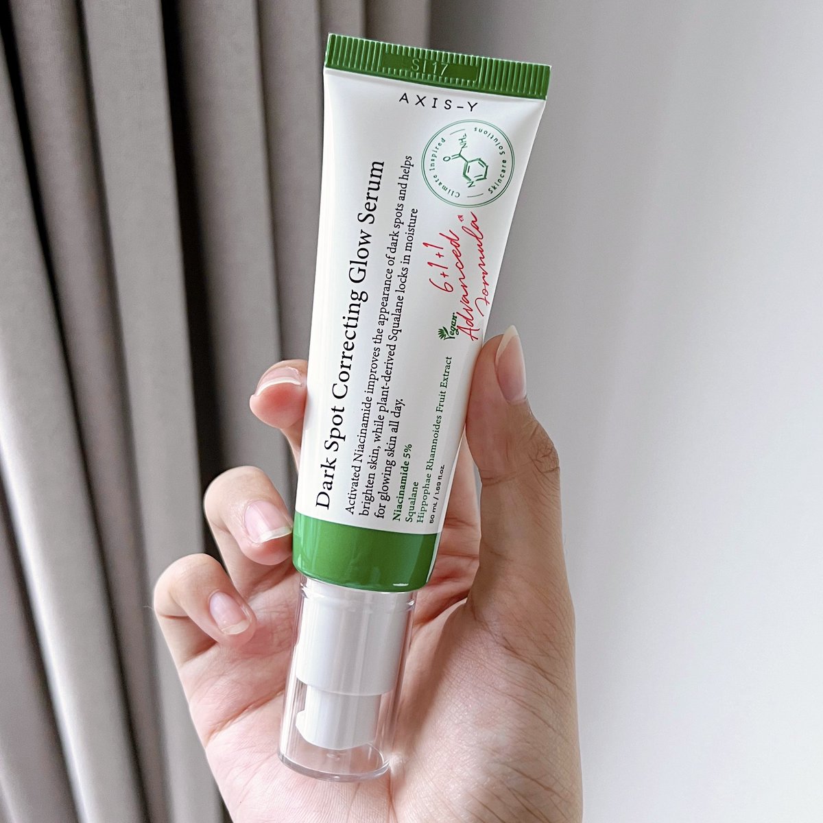 moonmoonreview's tweet photo. เซรั่ม AXIS - Y ซื้อ 1 ฟรี 1 ต้องรีบตุนแล้วปะ! เพราะเป็นเซรั่มลดรอยที่ใช้ดีมากกกก เห็นผล รอยดำจากสิวจางไว ที่สำคัญผิวใสขึ้นทั้งหน้า ทั้งลดรอย ผิวสงบแข็งแรง ผิวโกลว์ = หลอดนี้เลย ผิวโกลว์แบบสุขภาพดี ที่ไม่ใช่หน้ามันนะ อ่อนโยน เป็นเซรั่มเซฟโซนจริงๆ https://t.co/HlR6rqkGVy