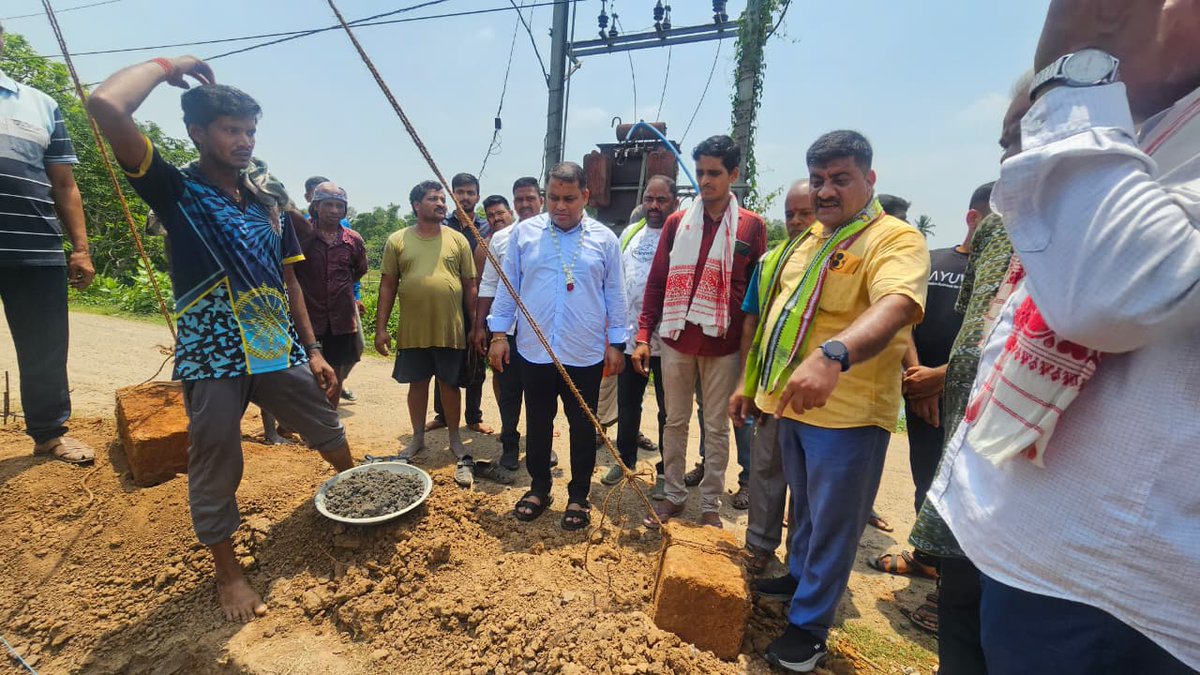 SKhuntia_Lucky's tweet photo. ପୁରୀ ସଦର ଅନ୍ତର୍ଗତ ଗଙ୍ଗାନାରାୟଣପୁର ଗ୍ରାମ ପଞ୍ଚାୟତର ସତ୍ୟମହାବୀର ଠାରେ ନୂତନ ରୋଷଘର ଭିତ୍ତିପ୍ରସ୍ତର ସ୍ଥାପନ କାର୍ଯ୍ୟକ୍ରମରେ ଯୋଗଦେବା ଅବସରରେ...
#MPLadFund #FoundationStone
#GangaNarayanpurGP #DevelopmentWorks
#BJDStandsWithOdisha
#Puri https://t.co/EoRB9y4NM4