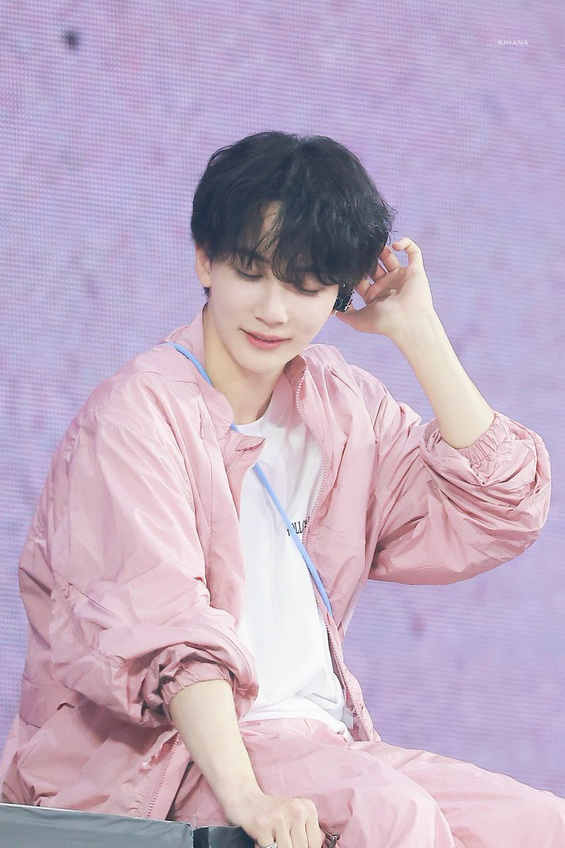 ___isyj17's tweet photo. DAY-23 정한이와 가장 어울리는 계절
ふんわりした柔らかい雰囲気が春みたいだけど、一番は誕生日もある秋かな？
#아이고야_30일_카운트다운 #정한 https://t.co/efG9FHTpjA