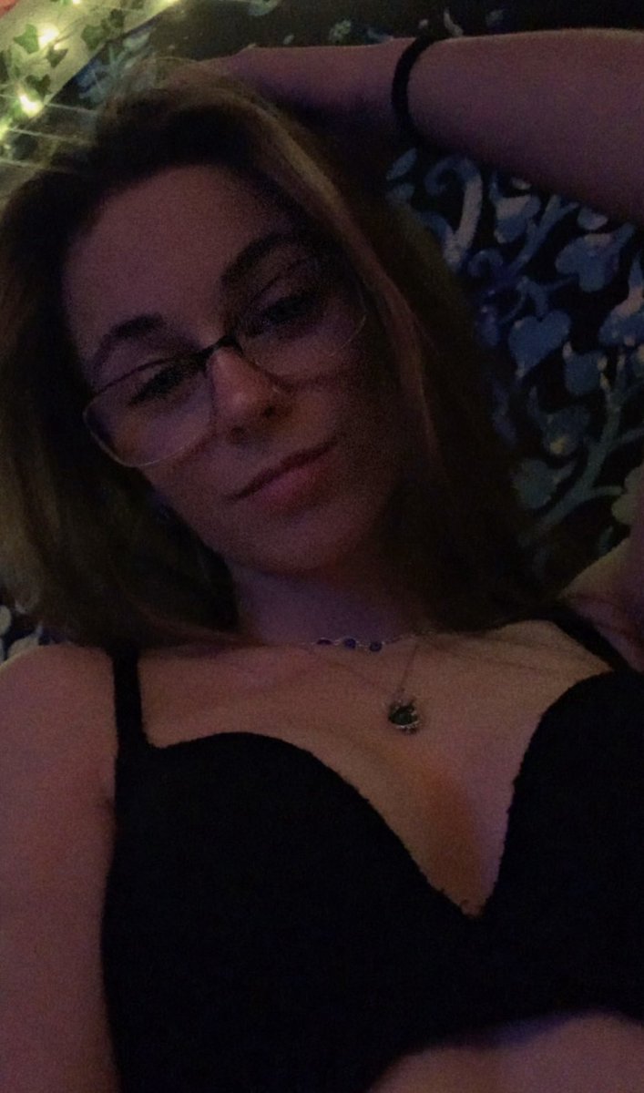 GavvyPrincess's tweet photo. Would you open the message if it landed in your inbox right now? 😈
Exclusive content waiting. Link in bio.

#OnlyFans #OFCreator #OnlyFansPromo #NSFWTwitter #AdultCreator #CouplesContent #SpicyContent #ContentCreator https://t.co/jLXKcVxSqr