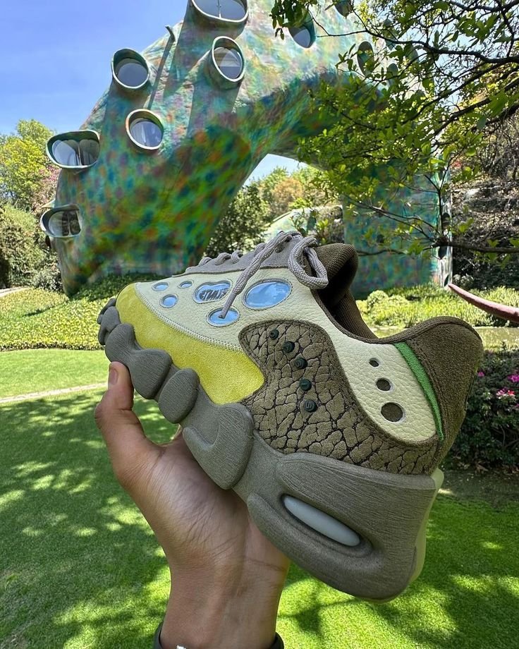 wtftarki's tweet photo. Clintstinc Oasis sneaker 4. https://t.co/tuNLIS9AvT