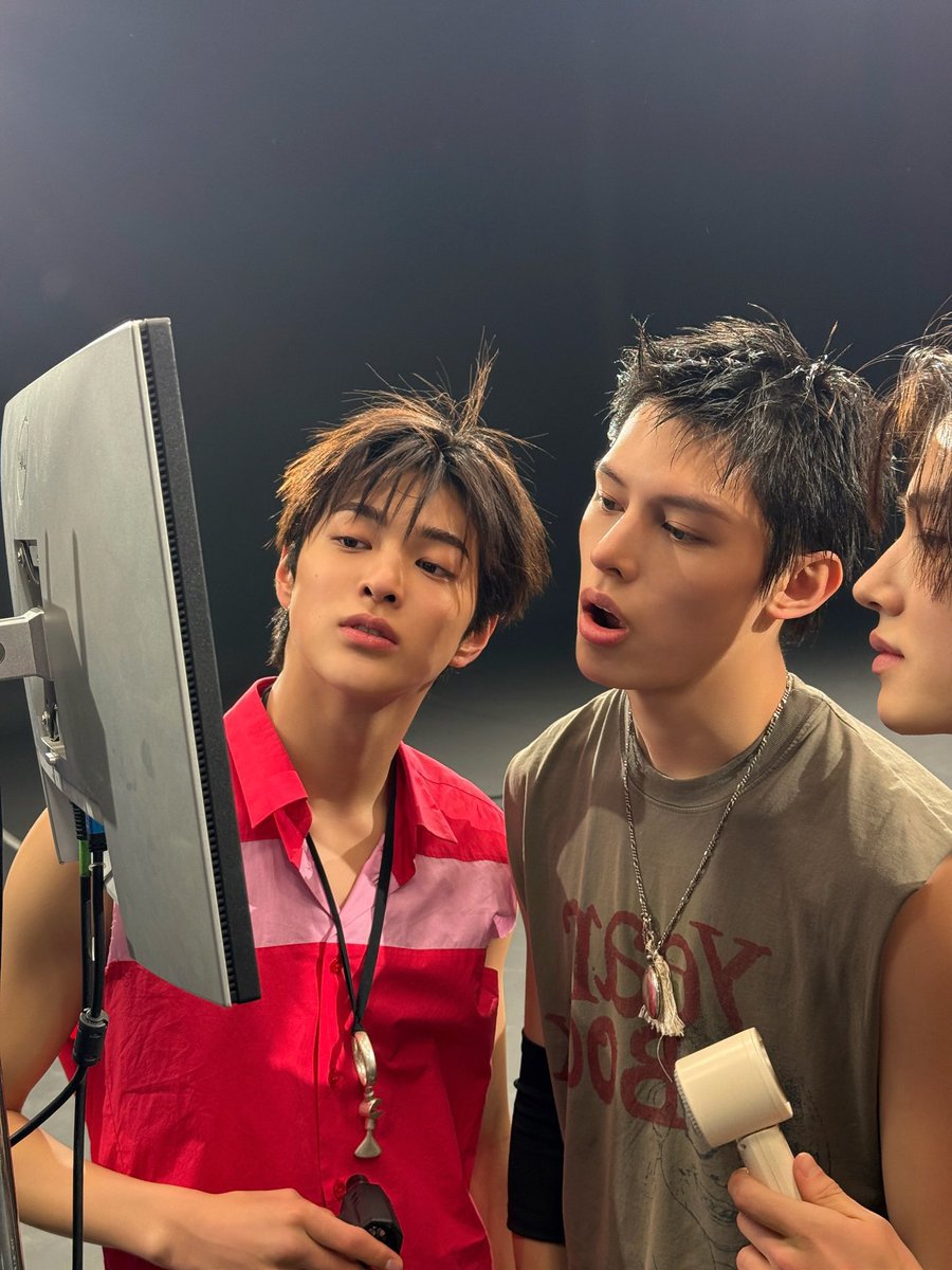 keonho pics tweet media