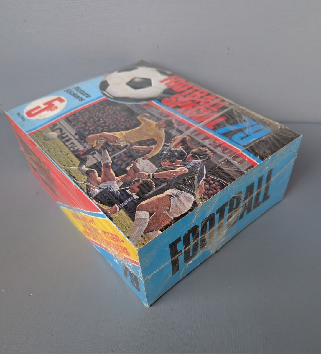 ChtSutAntiques's tweet photo. Oh joy, a football related item, just in time for the World Cup ( says millions of people as millions more raise their eyes)..
Extremely rare, sealed and unopened, box of 200 Football Special 79 football stickers... https://t.co/4jKhwRX3aP