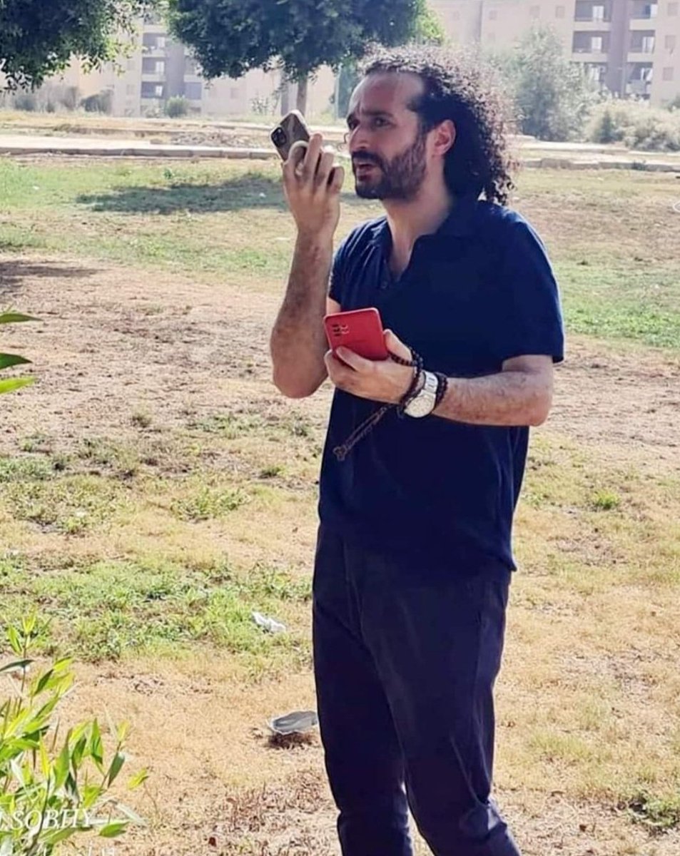 Monasosh's tweet photo. من أول ما دومة اتاخد تاني وكل الكلام المنطور ما بين الناس -اللي ما تبقاش عارف بدأ منين اصلا- ان الحكم متقرر بالفعل ب٥ سنين

خلينا نشوف النهاردة القاضي هيحكم على بني ادم بالسجن سنوات عشان اتكلم عن ظروف السجون المبنية جديد والاضاءة اللي ضاربة في وش المساجين طول الليل،  ولا هيحترم مهنته اللي اختارها وهيقيم العدل 

وافتكروا دايما اي حكم النهاردة سبقه ١١ سنة من عمره اتاخدوا في سجون دولة السيسي 

يا رب عدلك 
#الحرية_لأحمد_دومة 
#الحرية_للمعتقلين