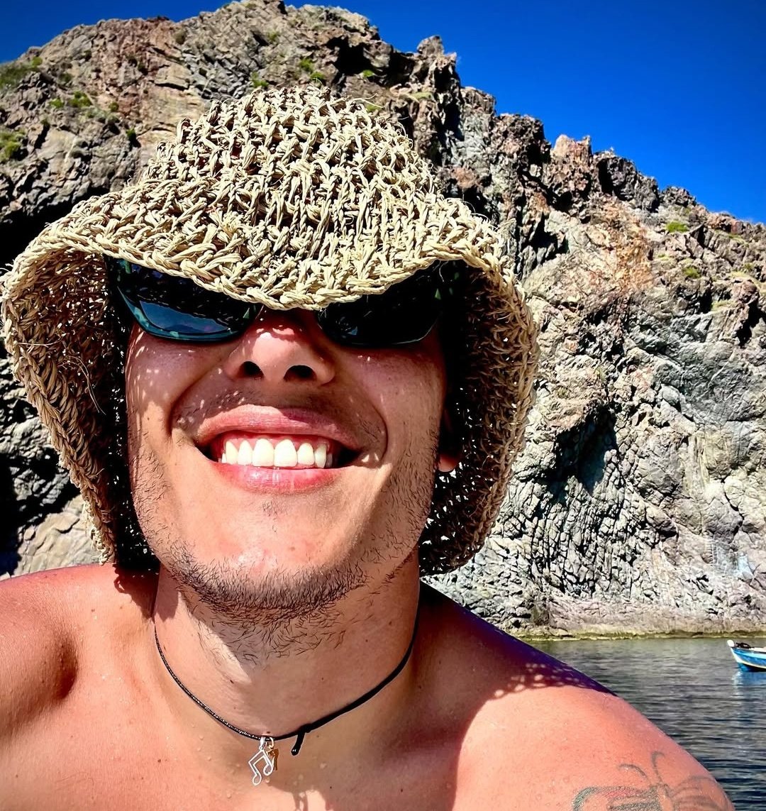 Flavy188's tweet photo. Buongiorno con questo sorriso qui 😍🌞 #drojette https://t.co/QxV0e2rluB