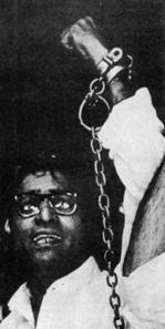 SadaaShree's tweet photo. A Catholic from Mangalore, who represented Muzaffarpur in Bihar 4 times, an anti nuke activist who presided over Pokhran 2, a pacifist who went on to become one of the best Defense Ministers ever.

Jayanti of George Fernandes, one of my favorite political leaders, true maverick, rebel, who had a remarkable life, and spent his last years in isolation, cut off from the world.