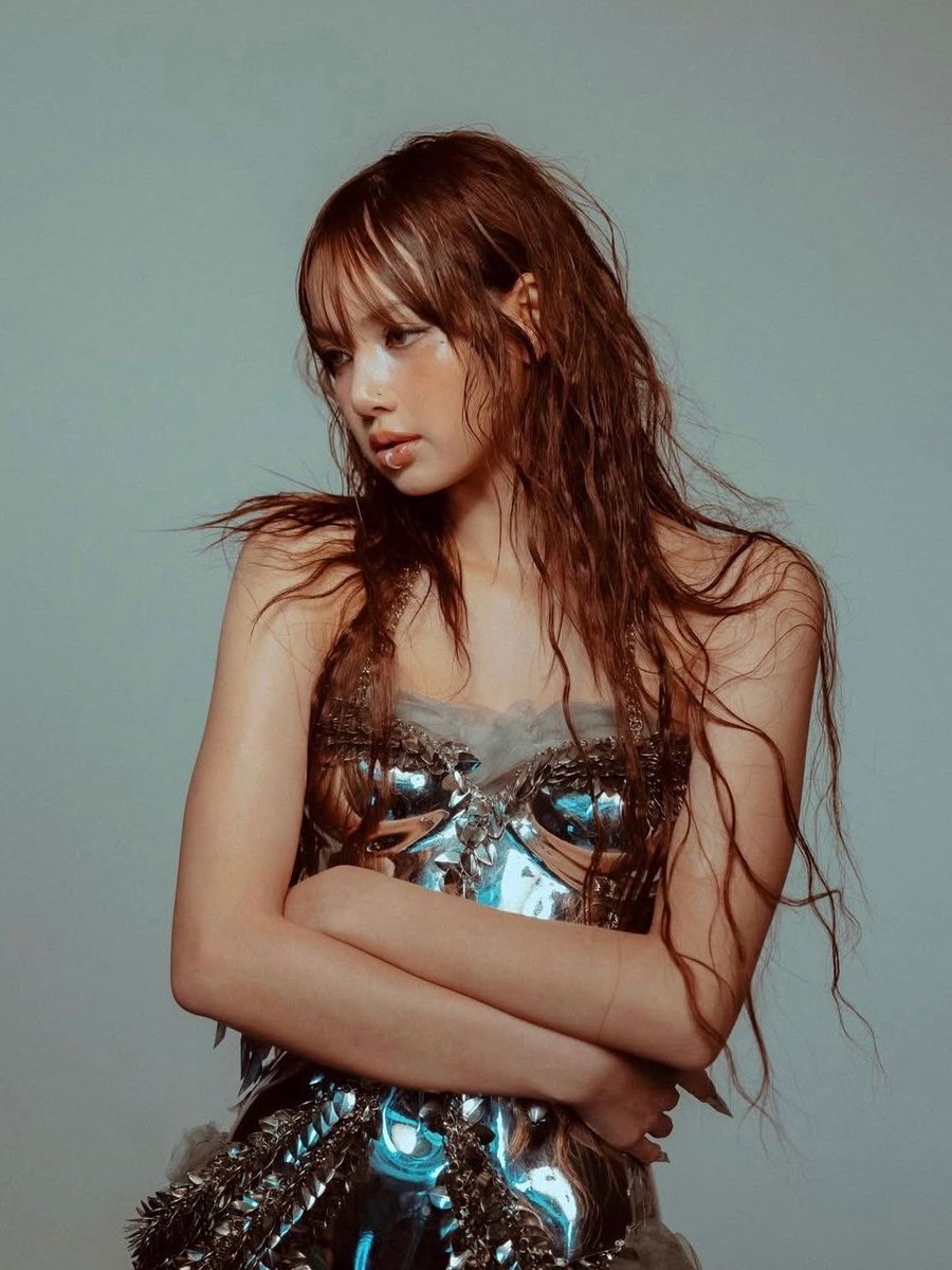 その他 lisaloha LISA delivering STUNNING visuals in new photos and she NEVER