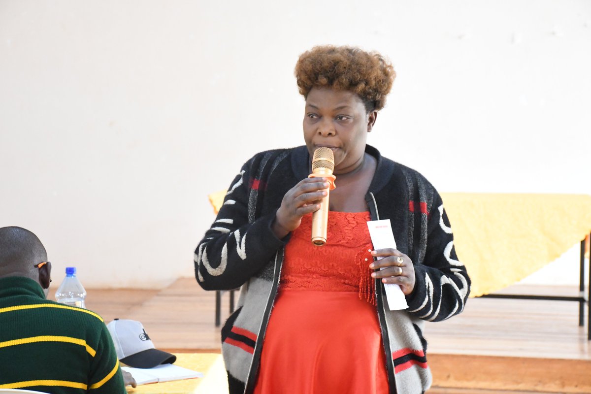 pamchanneltv's tweet photo. #Burundi: 3/7 Lors des échanges sur les menstruations, le facilitateur Pascasie Manirakiza, experte du domaine, a souligné que le cycle menstruel est constitué de 3 phases : la phase proliférative, la phase ovulatoire et la phase post ovulatoire ou phase sécrétoire. https://t.co/maGDTiZQKn
