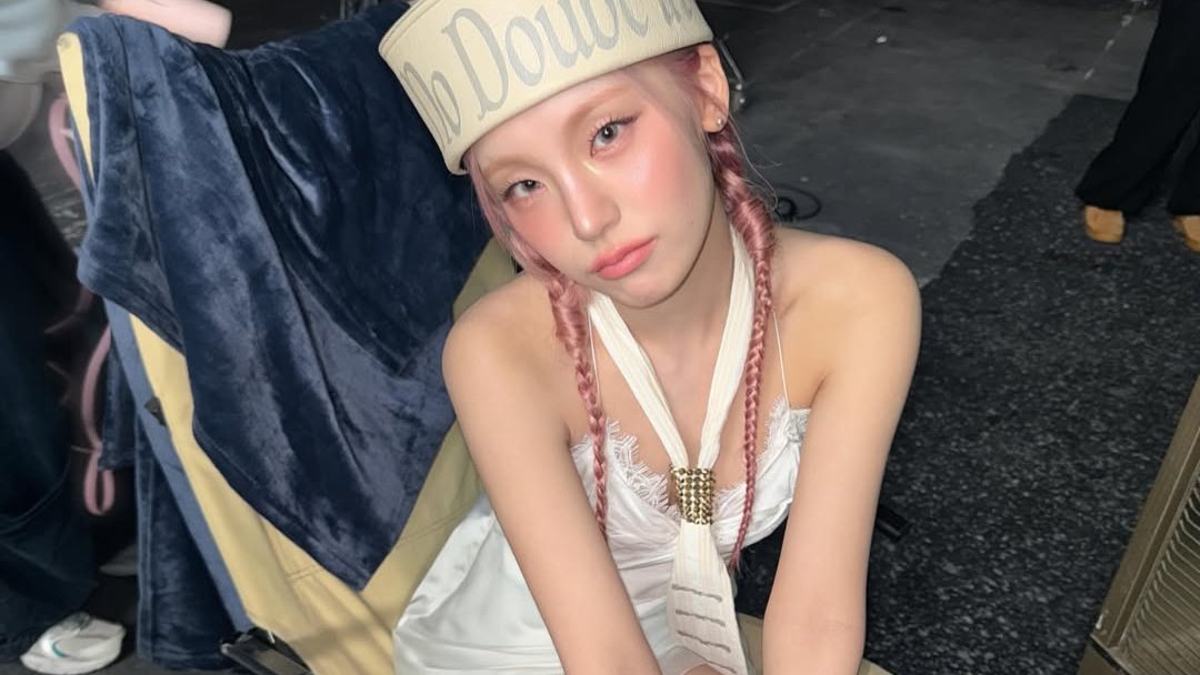 Yetihwang's tweet photo. I was absolutely consumed by high-angle shot and I refuse to defend myself against such allegations. Ever since I first tried it, it has claimed a permanent spot as my all-time favorite angle, and it never, not once, fails to make everything look unbearably cute https://t.co/335bCXegKJ